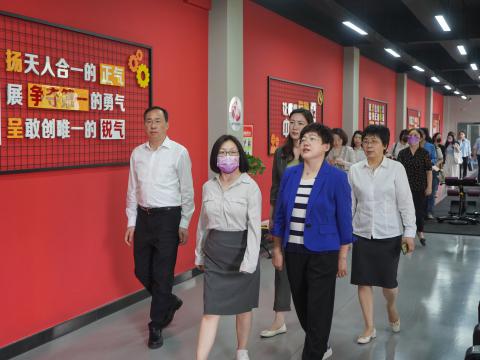 天下总工会女职工部莅临永利集团官网电气调研女职工事情