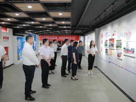 团省委副书记张迎春来永利集团官网集团调研共青团事情