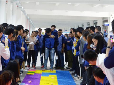 坚贞立志，，永葆精神，，奋勇领先，，不负青春